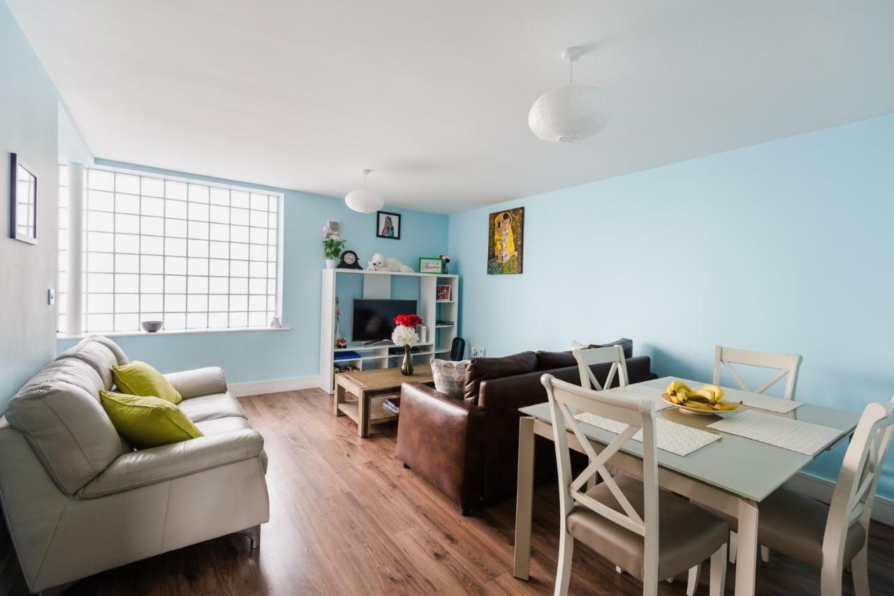Spacious 2-bedroom Near O'connell St Appartement